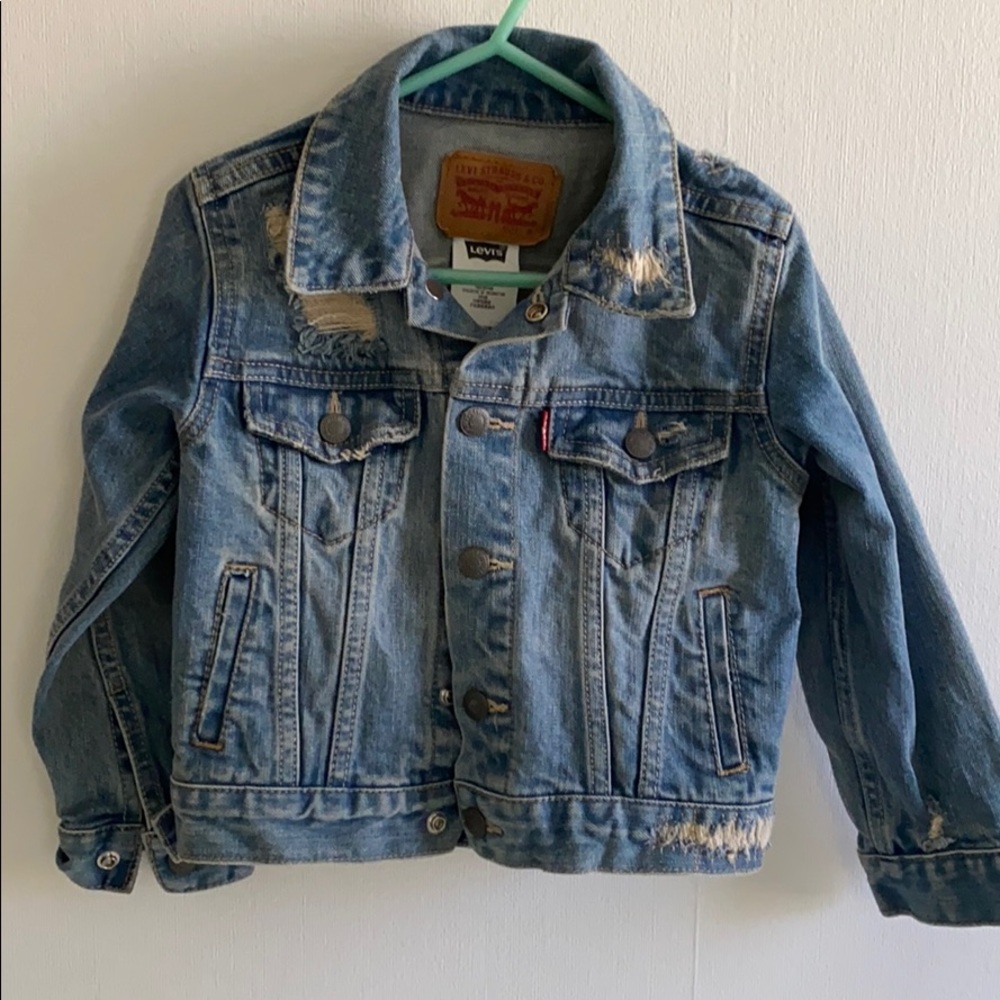 Distressed Levi’s Trucker Denim jacket 3T